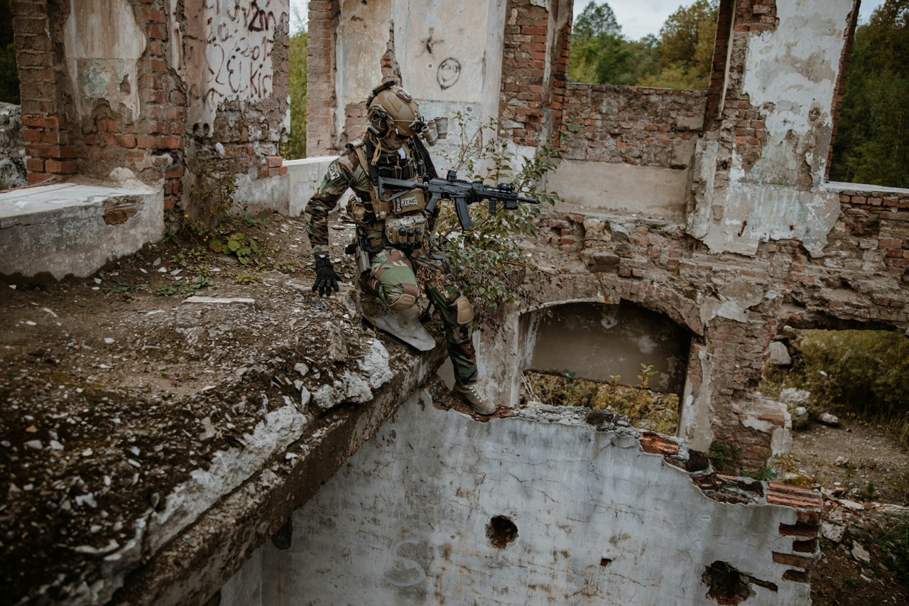 Choosing the Right Gloves for Airsoft Play